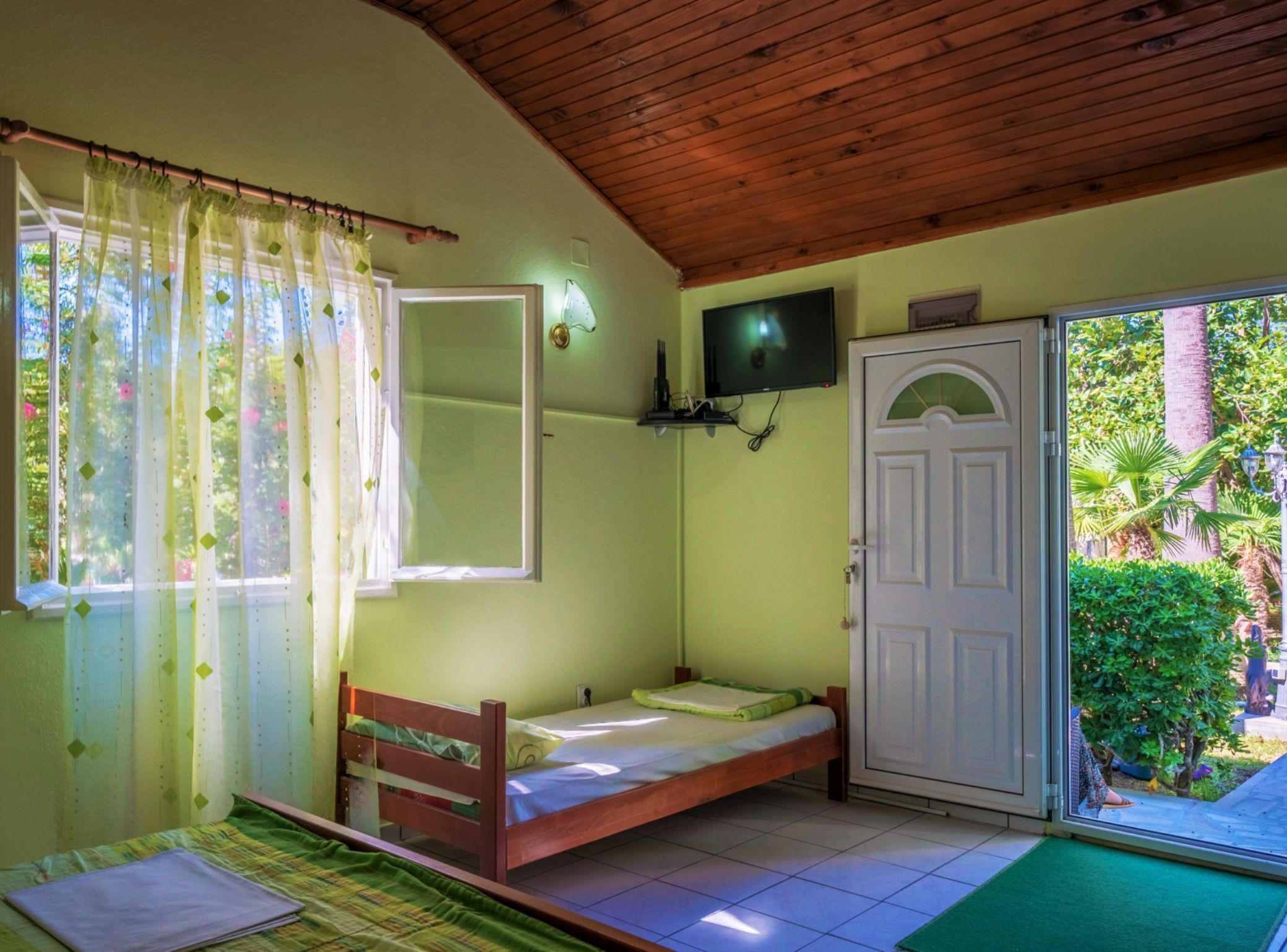 Studio (Studio Apartment With Terrace)