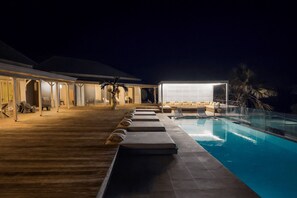 Pool - Villa du Cap exceptional 180° sea view, jacuzzi and private beach access (Sainte-Anne)