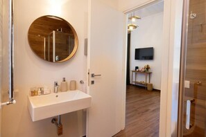 Bathroom - Risorgimento 55 (Roma)