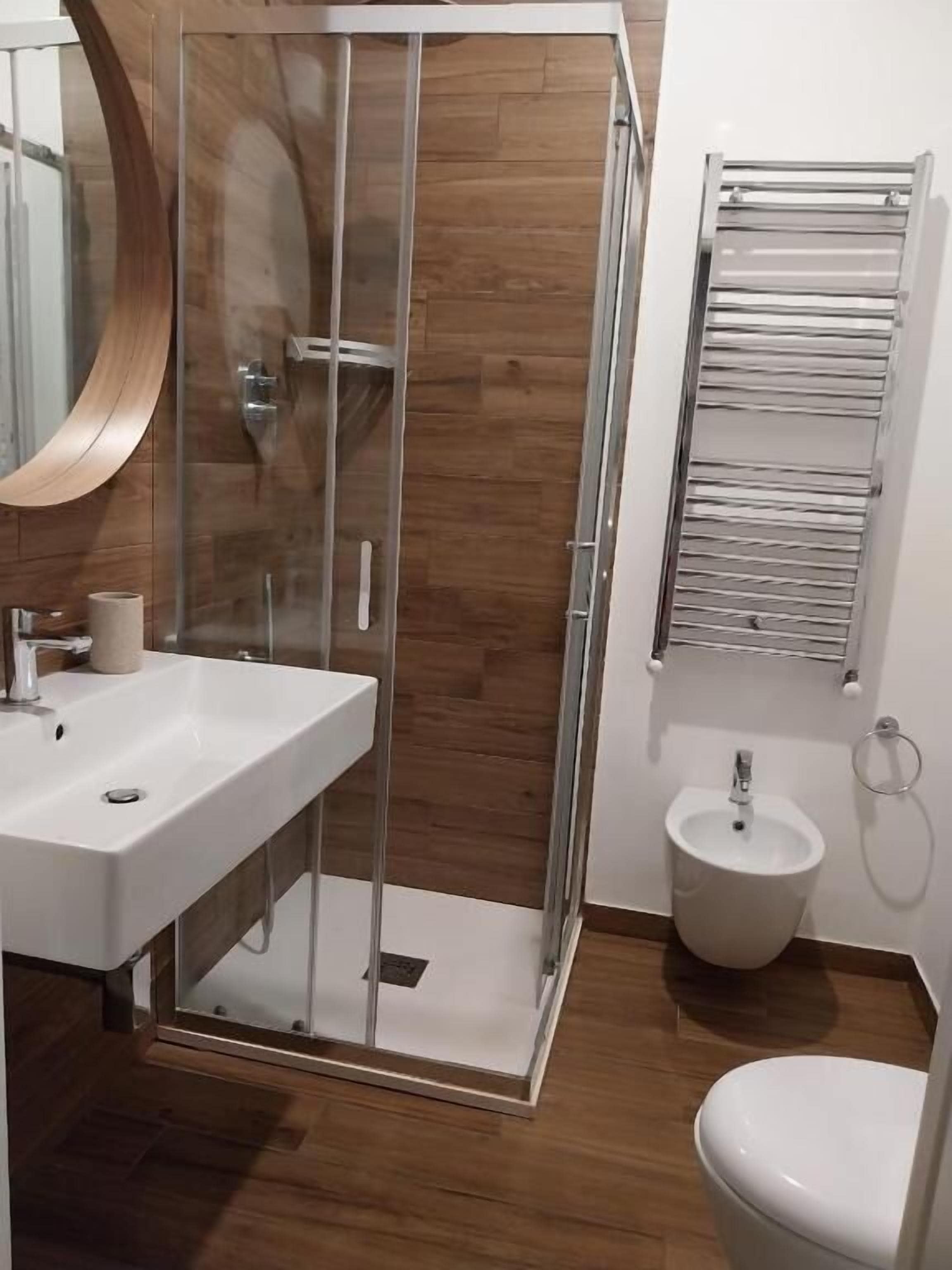 Double Room, City View | Bathroom