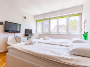 Căn hộ (Two Bedroom Apartment)