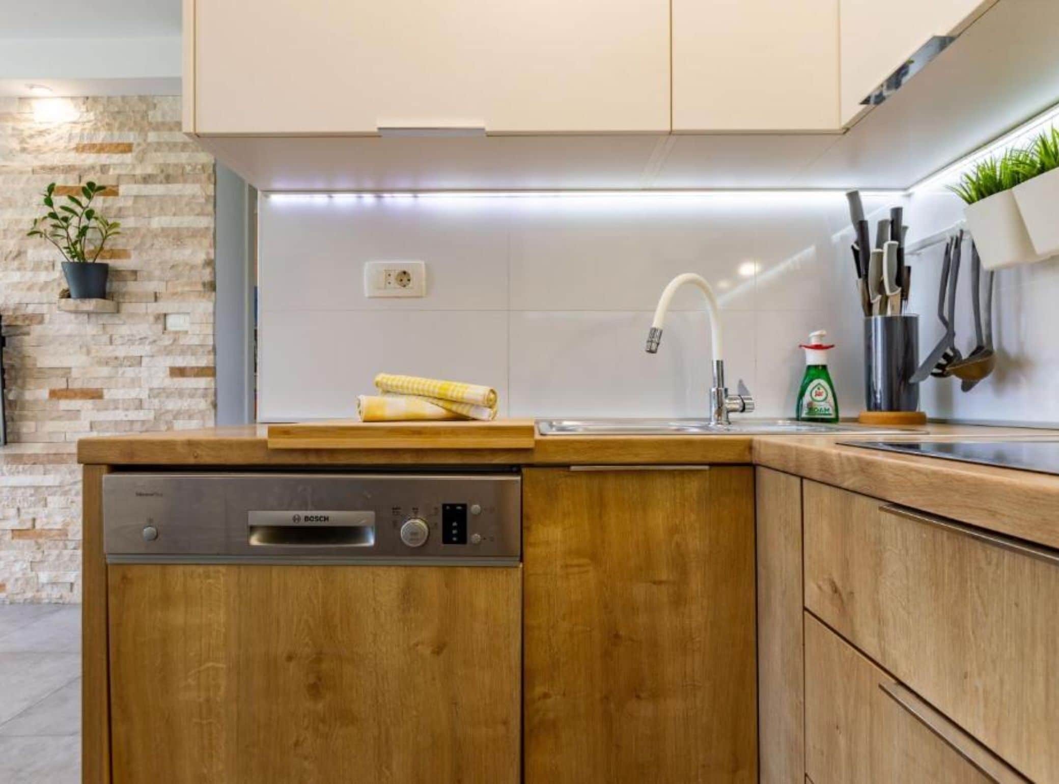 Apartment (Two Bedroom Apartment) | Private kitchen