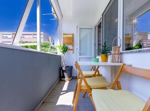 Appartement (Two Bedroom Apartment) | Balcon