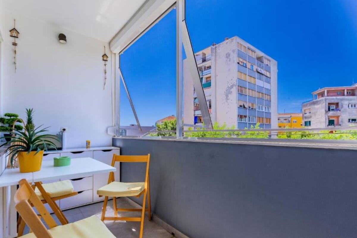 Apartment (Two Bedroom Apartment) | Balcony