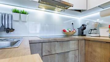 Apartamento (Two Bedroom Apartment) | Cozinha privada