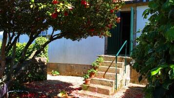 Deluxe Twin Room, Balcony, Garden View | Terrace/patio