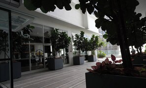 Exterior detail - Quill Residences KLCC Luxury Suite by Maju Inn King Suite with Balcony (Kuala Lumpur)