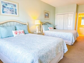 5 bedrooms, Internet, bed sheets - Pelican Manor Unit D: 4 Bdrm/4.5 Ba, with wrap-around balconies with marsh views, modern décor, updated appliances, ample parking, and just a 1-minute walk to the beach. (North Myrtle Beach)