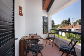 Outdoor dining - Pedras del Rei 25 (Pedrinhas II) (Santa Luzia)