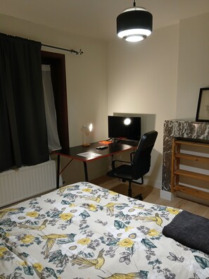 1 bedroom, iron/ironing board, WiFi (free), bed sheets