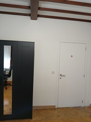 Interior - Large room (Asse)