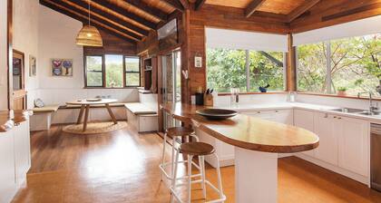 Characterful 3 bedroom cottage walking distance to stunning Margaret River town!