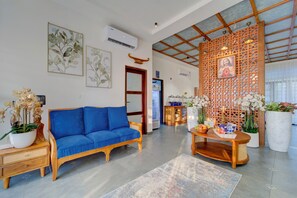 Lobby - ELIVAAS Breeze & Grains 3BHK with Patio (Kuttanad Taluk)