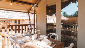 Outdoor dining