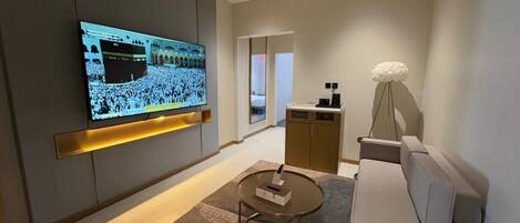 Quadruple Room | Living area