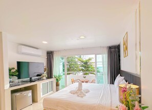 Deluxe Room | Meja, Wi-fi percuma, cadar katil 