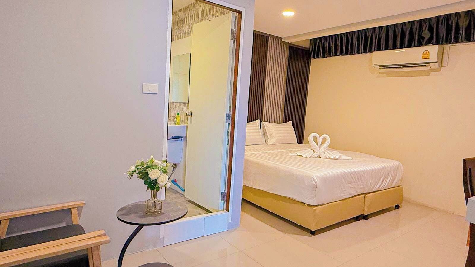 Basic Single Room | Free WiFi, bed sheets
