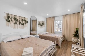 4 habitaciones, tabla de planchar con plancha, wifi y ropa de cama 