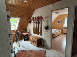 2 bedrooms, iron/ironing board, WiFi, bed sheets - Schäfer: cozy vacation apartment on the upper floor. (Wallsbüll)