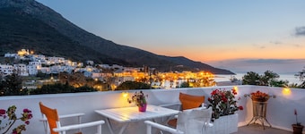 One-Bedroom No 4 with Sea View, Wi-Fi and Air Conditioning