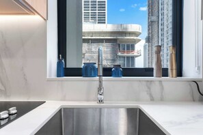 Fridge, stovetop, dishwasher, coffee/tea maker - Premium 2BR | Rooftop Pool | FIFA Fan Fest (Miami)