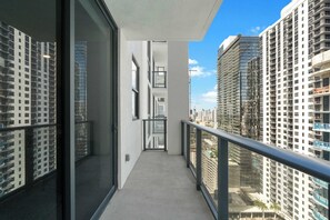 Property grounds - Premium 2BR | Rooftop Pool | FIFA Fan Fest (Miami)