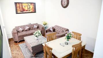 Apartment, Balcony, City View | Living area