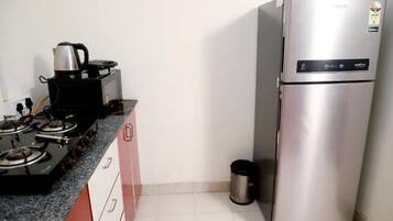 Apartment, Balcony, City View | Private kitchen