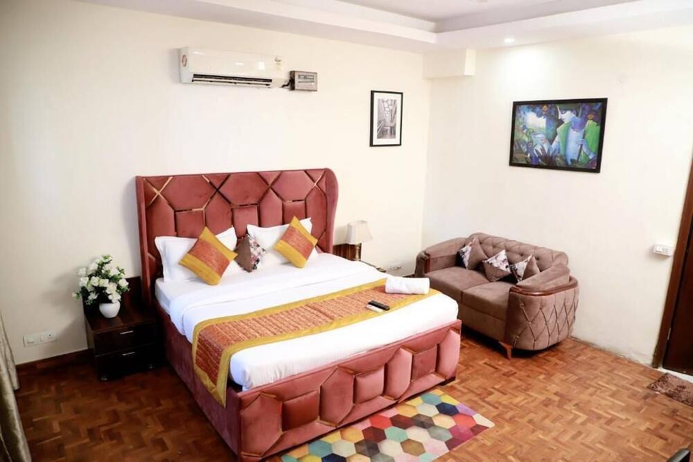 Fortune Home Service Apartment 3Bhk,E-28 1B Saket