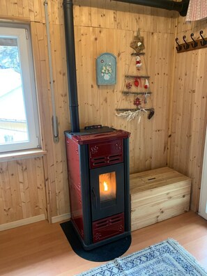 Interior - Apartment 'Rustichello' with Mountain View and Balcony (Timau)