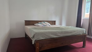 3 chambres, fer et planche Ă repasser, accĂšs Internet, draps fournis
