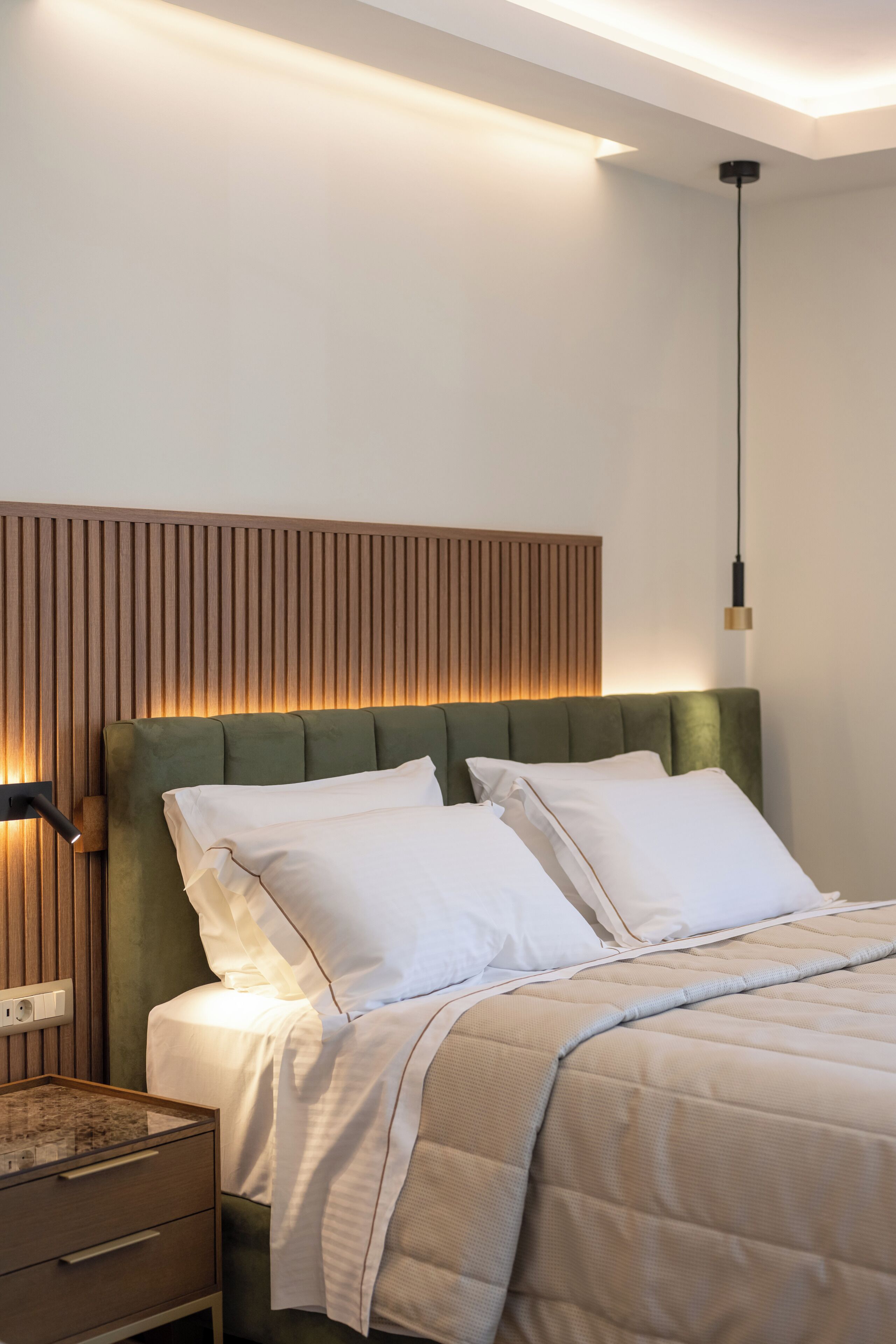 Deluxe Suite, 1 Queen Bed with Sofa bed, Pool View, Poolside