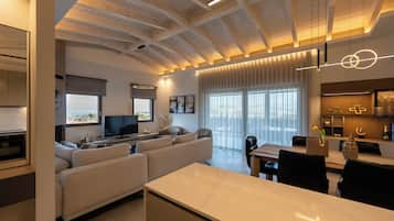 Luksusleilighet, 2 soverom, rengjøring, utsikt mot bukt | Innvendig