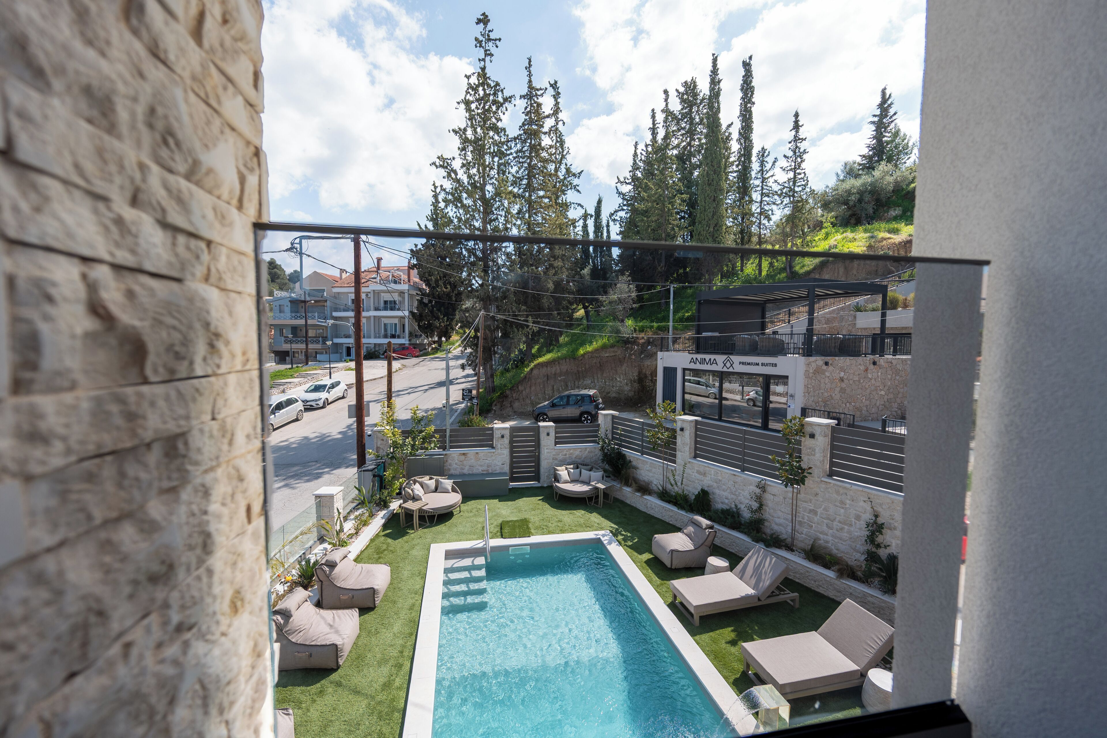 Premium Studio Suite, 1 Queen Bed with Sofa bed, Pool View, Corner | Pool