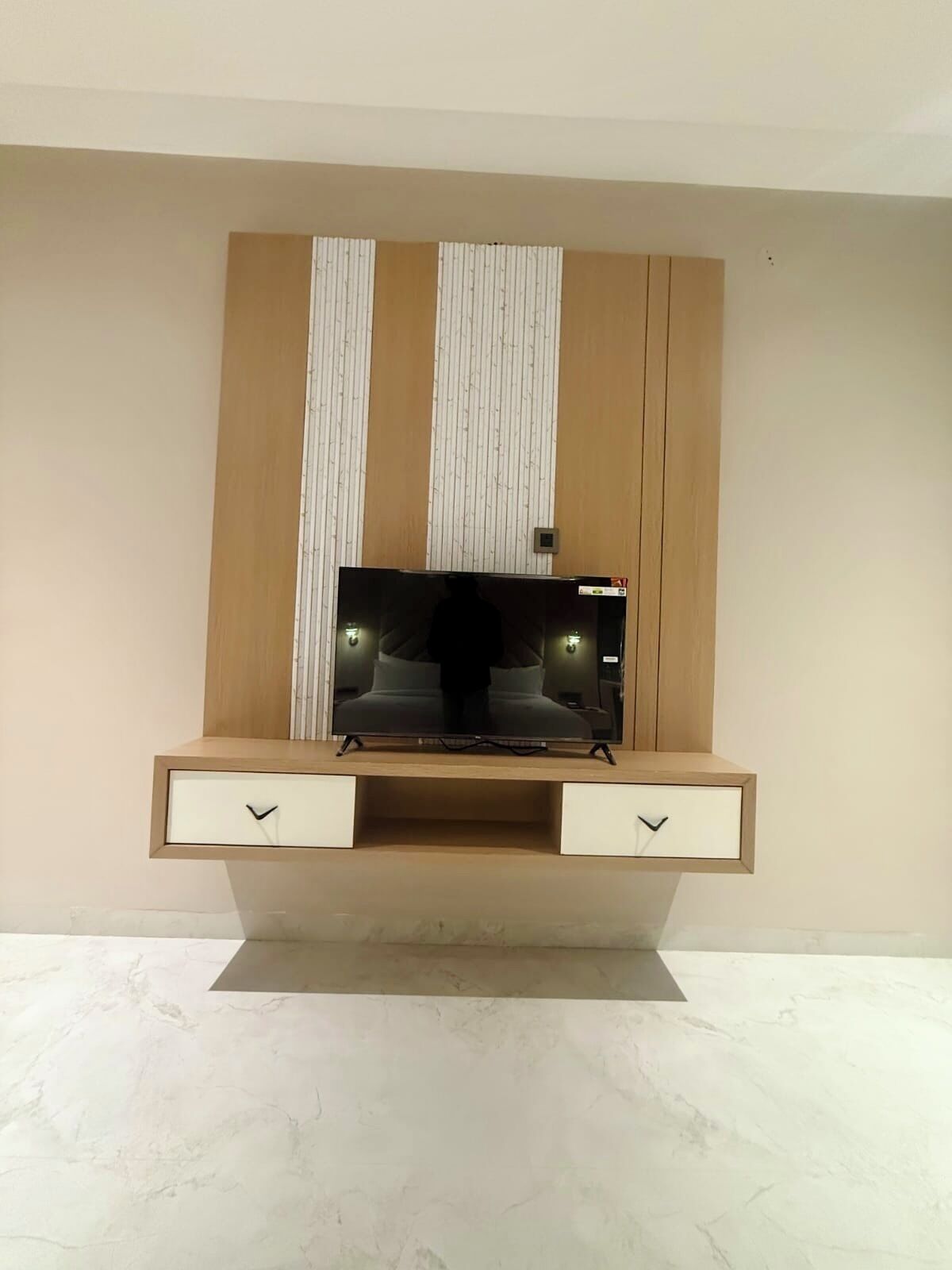 Suite – junior, 1 kingsize-seng, tilgjengelighetstilpasset badekar, badekar | Innvendig