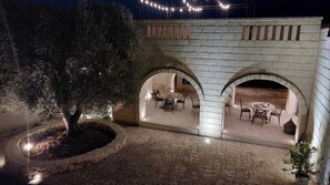 屋外ダイニングエ  リア