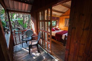 Deluxe Double Room - Mantis and Moon (Umzumbe)