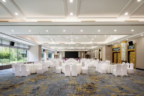 Fragrant Hill Empark Hotel