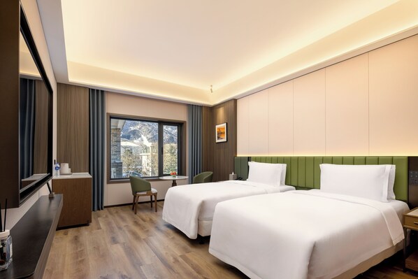 Classic Double or Twin Room, Non Smoking, Housekeeping - Fragrant Hill Empark Hotel (Beijing)