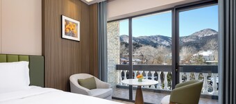 Fragrant Hill Empark Hotel