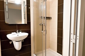Standard Room, Multiple Bedrooms, Sea Facing (Sunny Ensuite by the Sea - B3) | Bathroom | Shower, hair dryer, towels, soap - Cozy Ensuite Rooms (St. Paul's Bay)