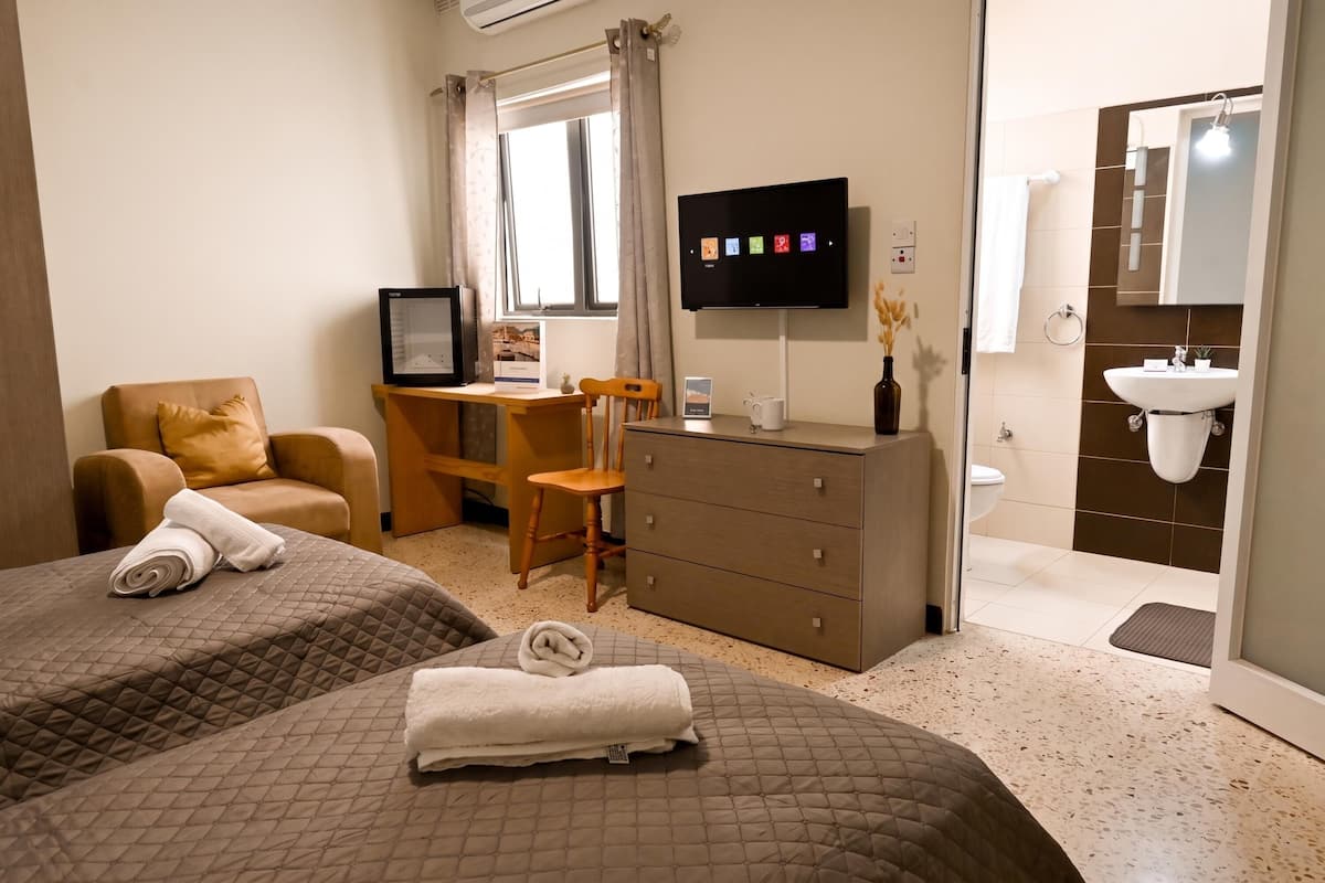 Standard Room, 1 Bedroom, Microwave, Sea Facing (Sunny Ensuite by the Sea - B3) | 1 bedroom, WiFi