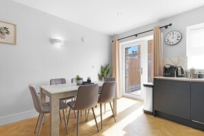 Dining - 4BDR 3.5BA Family Home with Garden in Isleworth (Isleworth)