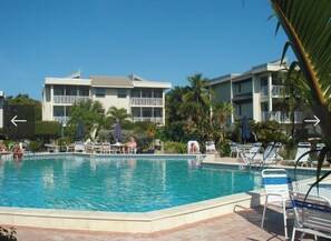 Pool - Cozy 2-bedroom condo in wonderful Sanibel with boardwalk to the Gulf of America (Sanibel)