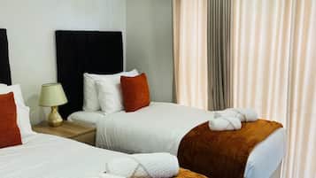 Căn hộ, máy điều hòa, quang cảnh vườn