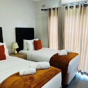 Căn hộ, máy điều hòa, quang cảnh vườn