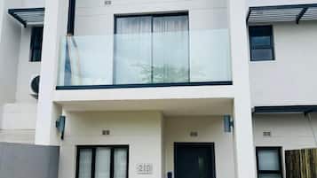 Căn hộ, máy điều hòa, quang cảnh vườn | Ngoại thất