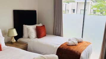 Căn hộ, máy điều hòa, quang cảnh vườn