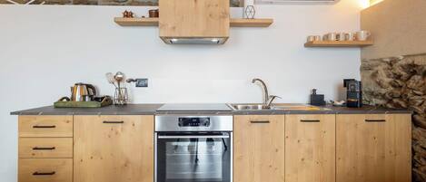 Oven, dishwasher