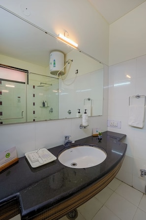 Deluxe Villa, Balcony, Garden View | Bathroom - Alaya Stays 3BHK Golden Meadow Villa (Kasauli)